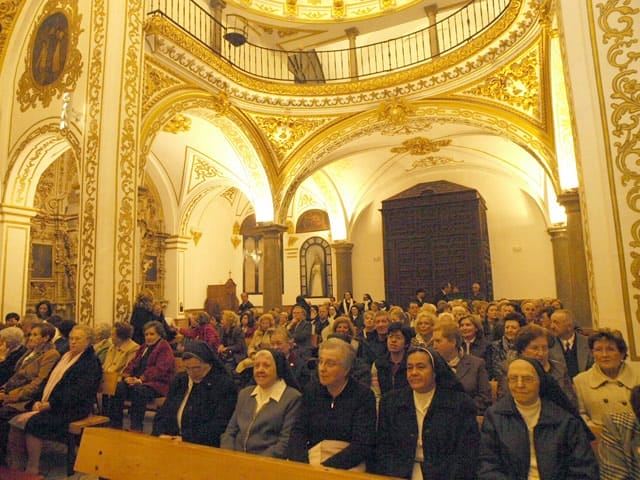 A igreja de Hospitalicos em Granada abre suas portas após uma profunda restauração