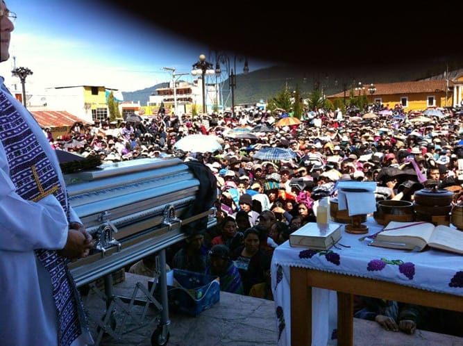 Os agostinianos recoletos de Totonicapán acompanham as vítimas e abrem a paróquia para esclarecer os fatos