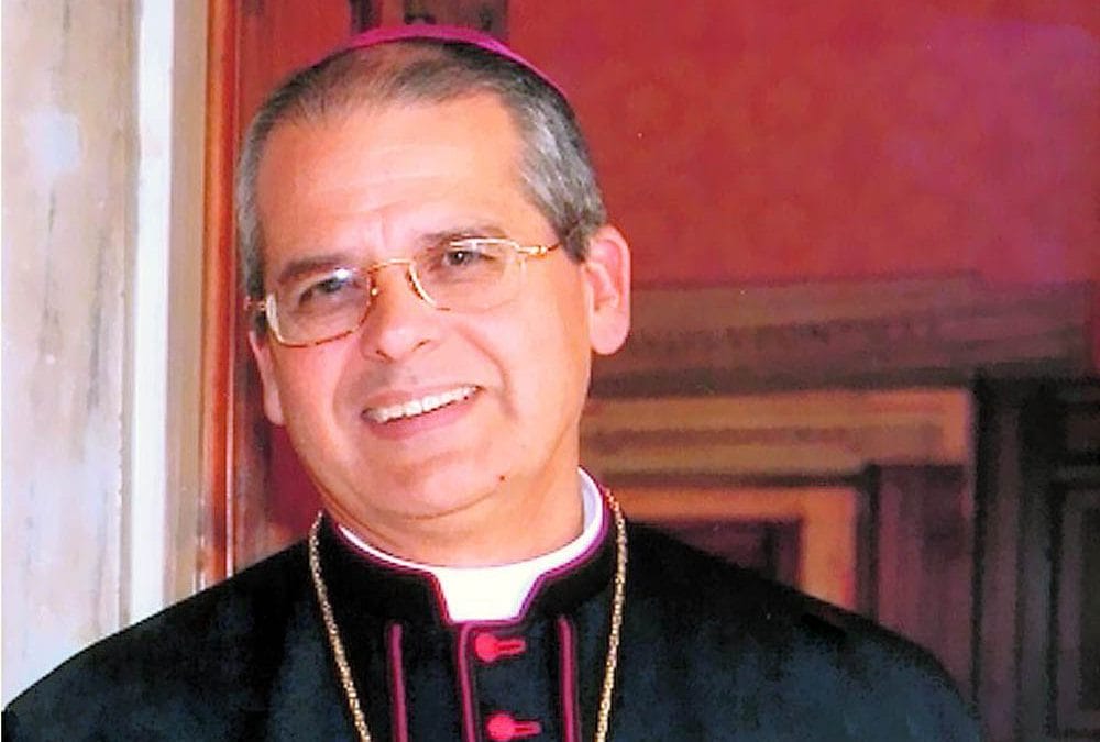 Mons. Mario Alberto Molina hace un llamamiento a la santidad en la misa crismal del Jueves Santo