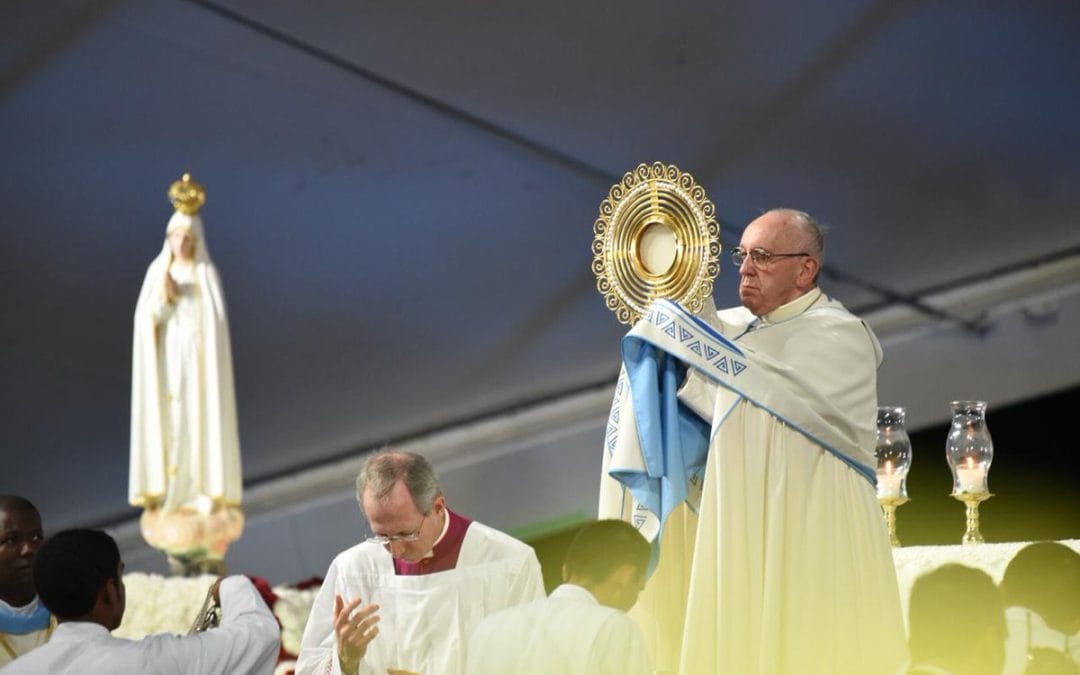 El Papa Francisco, en la Vigilia: «Solo el amor nos hace más humanos»