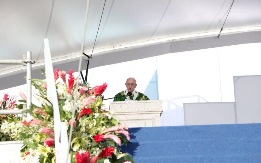 Papa Francisco: «Jóvenes, no son el futuro sino el ahora de Dios»