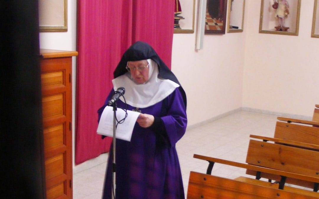 300 anos de freiras vestidas de roxo
