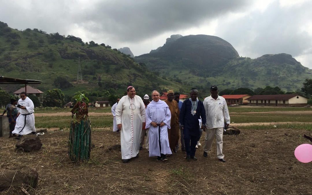 El Prior general inaugura dos nuevas escuelas en Sierra Leona