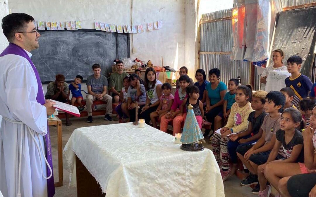 Misión navideña: llevando la luz de Cristo a las calles