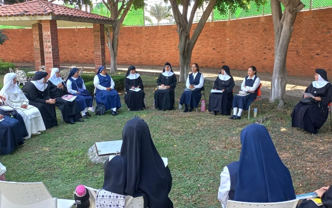 The Augustinian Recollect Nuns of Mexico renew their commitment during a week of formation and fraternity